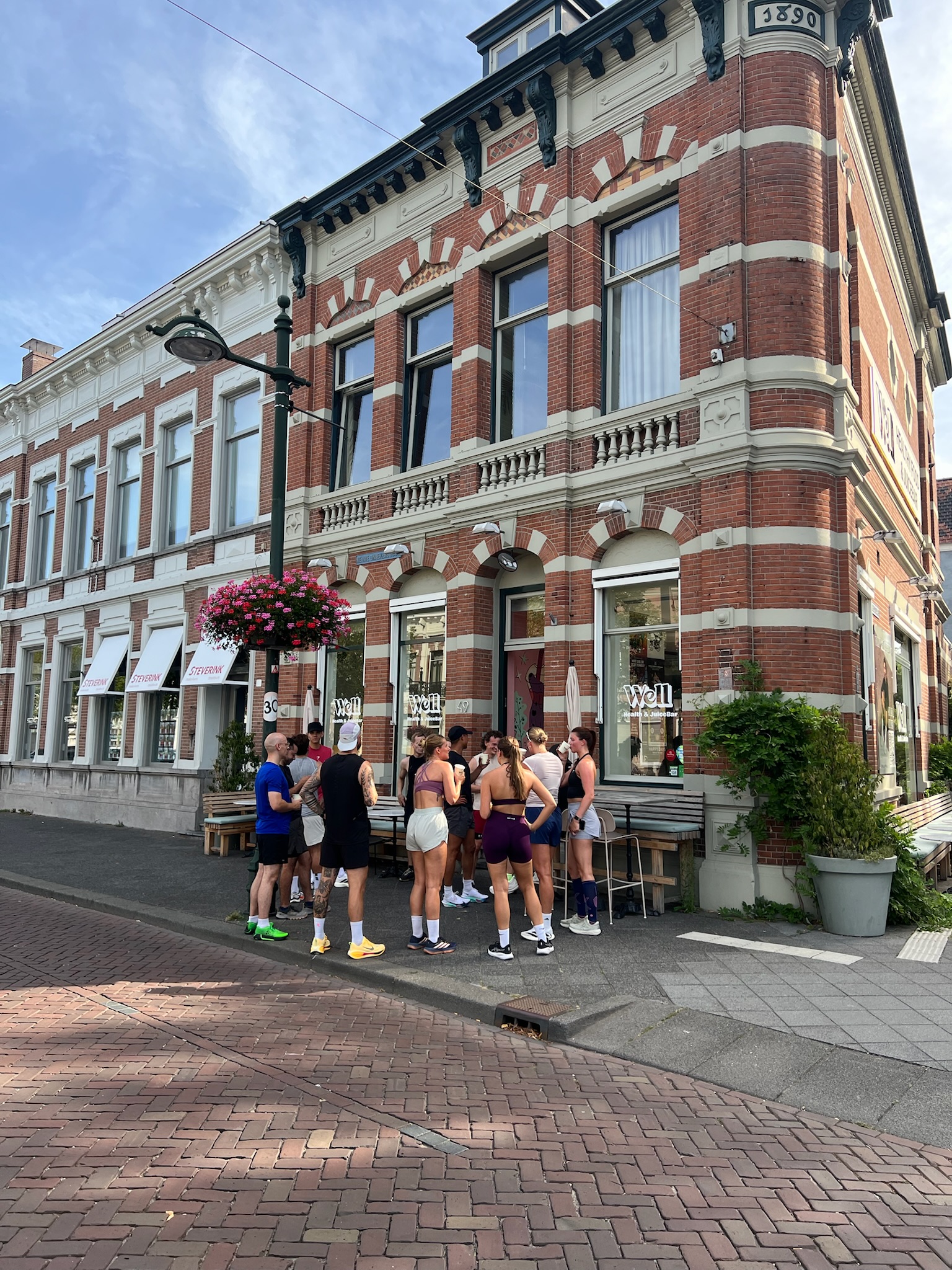 Run Well Breda bij het startpunt aan de Nieuwe Ginnekenstraat